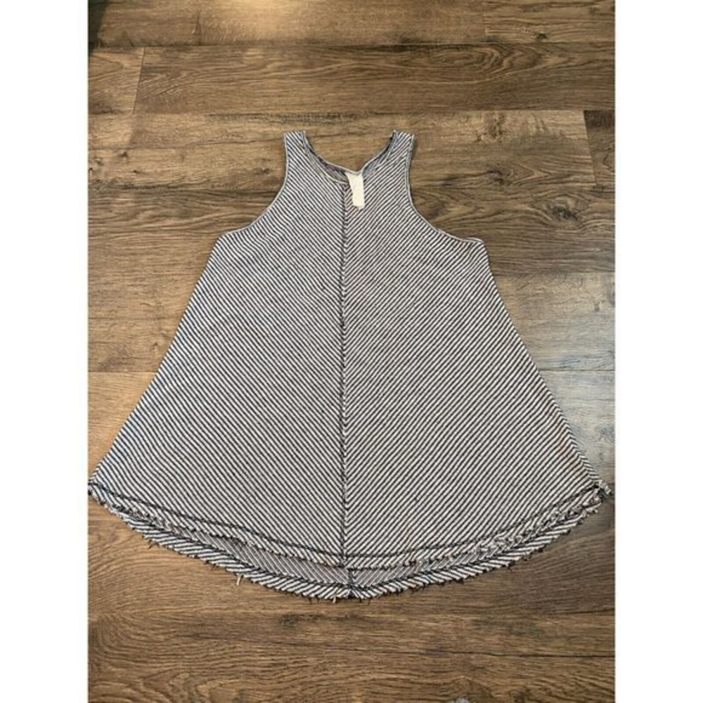 Womens‎ Blu Pepper black and white high neck tank top raw hem size medium